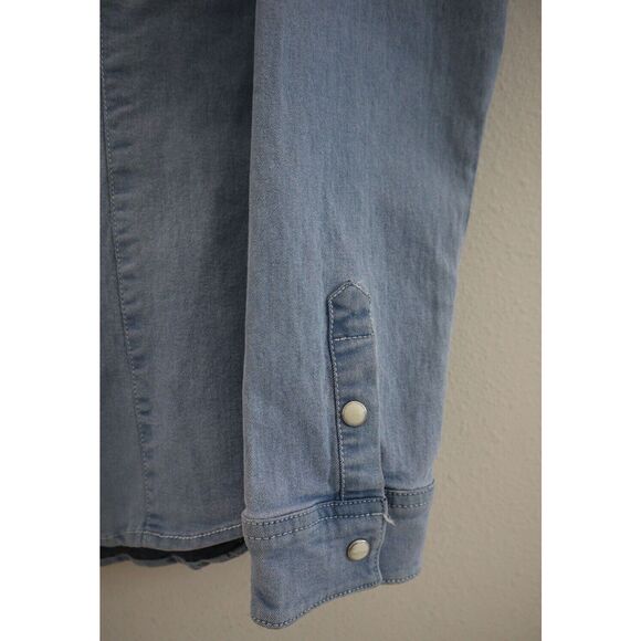True Religion 207151R Women’s Sz M Blue Western Button-Up L/S Denim Shirt - Picture 4 of 11
